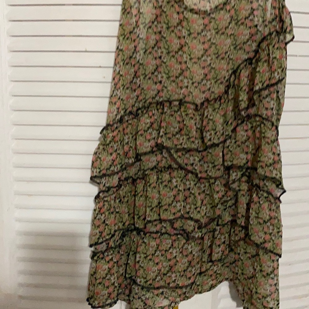 Sleeveless 100% Polyester Pastel Color Blouse Size XL.